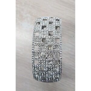 Silver Tone Chunky Sparkling Rhinestone Magnetic Closure Hinged Bracelet‎